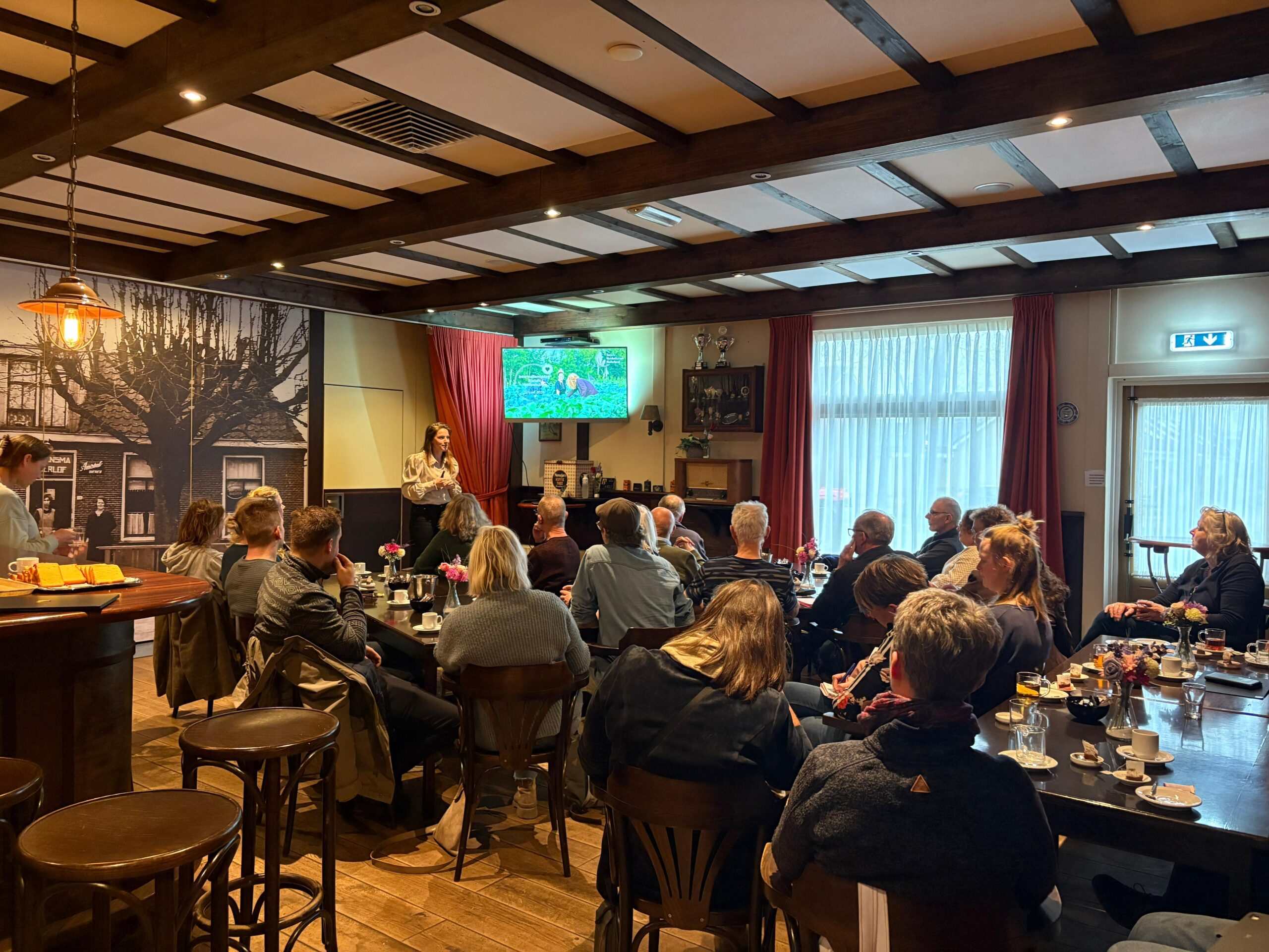 Inspirerende informatiemiddag Sociale Voedseltuinen trekt deelnemers uit heel Nederland Inspirerende informatiemiddag Sociale Voedseltuinen trekt deelnemers uit heel Nederland